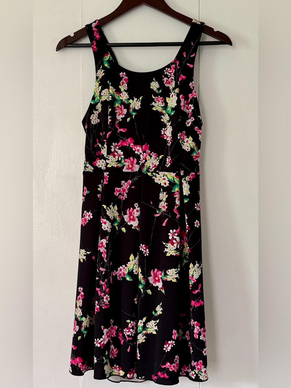 Express Black Cherry Blossom Floral Criss-Cross Back Dress Size 8